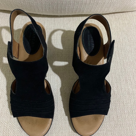 Women's Montana Suede Heels Size 8.5M - Picture 3 of 5